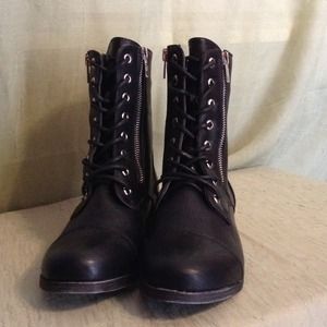 Double Zipper Trim Combat Boots (Black)