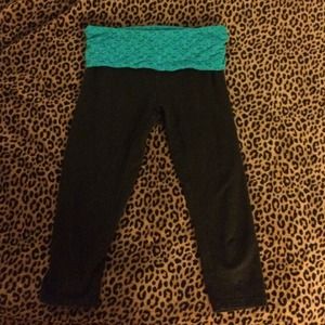 Aeropostale turquoise lace yoga crops (small)