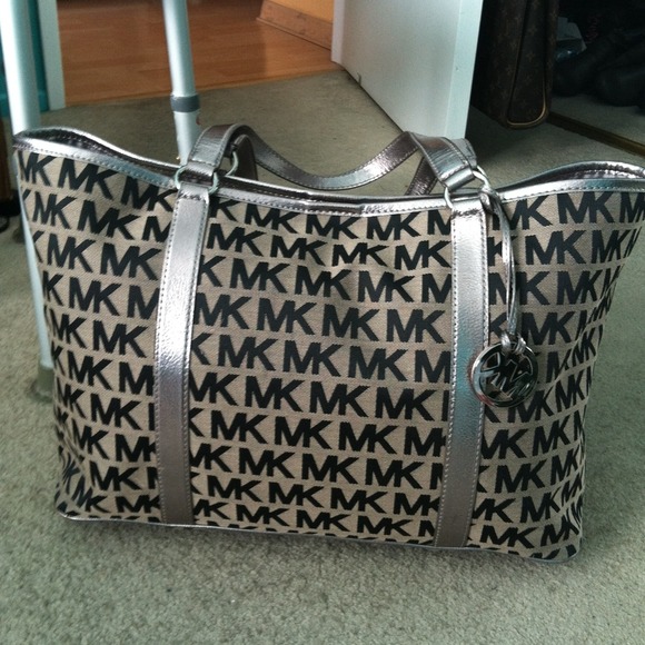Michael Kors XLG tote