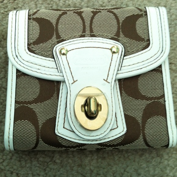 White and brown Coach wallet BNWT