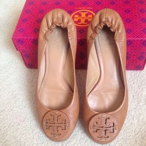 More pictures of tory burch flats