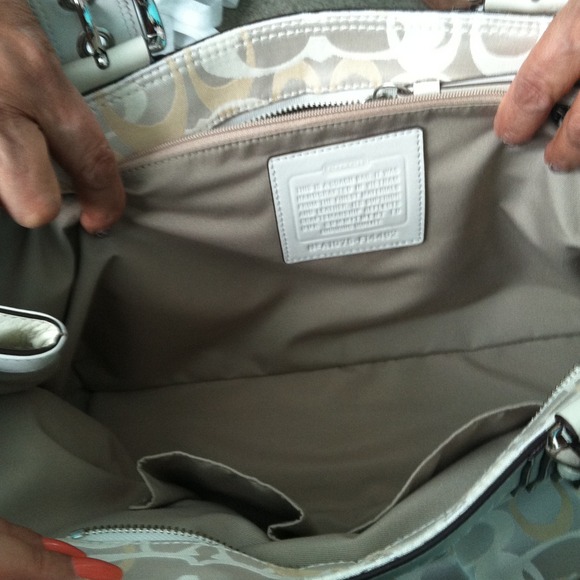 Cream and gold Coach purse - Picture 3 of 3