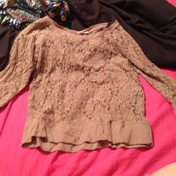 Papaya tan lace 3/4 length sleeve shirt