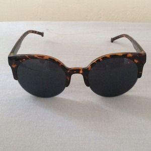 Cat eye sunglasses