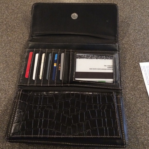 🚫SOLD🚫Prada wallet - Picture 2 of 4