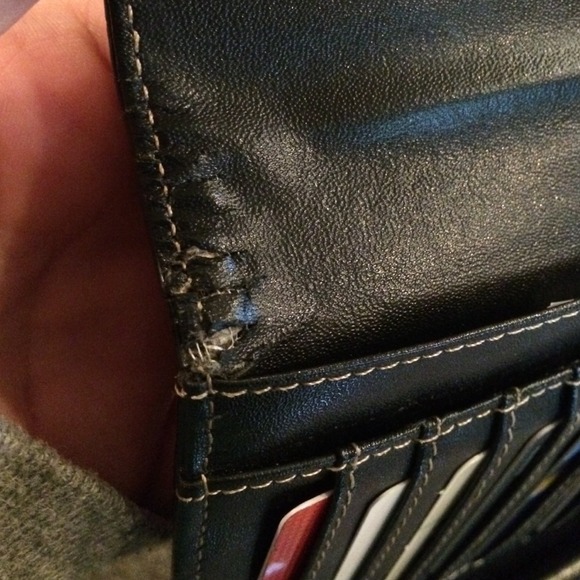 🚫SOLD🚫Prada wallet - Picture 3 of 4