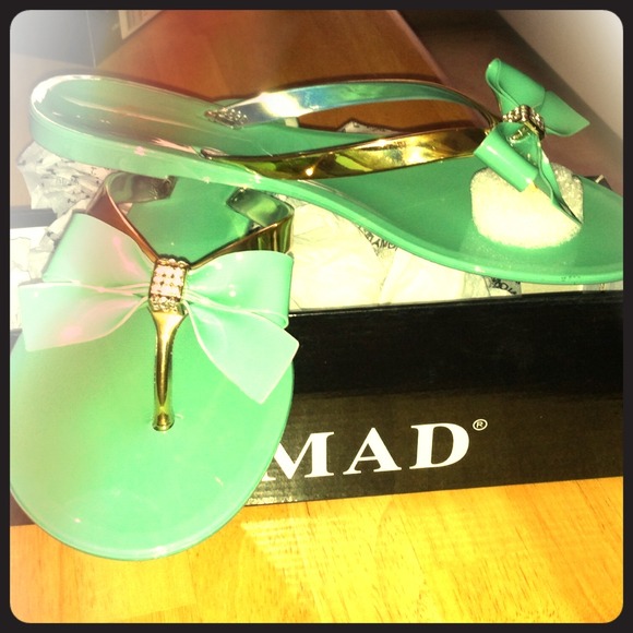 nomad thong sandals