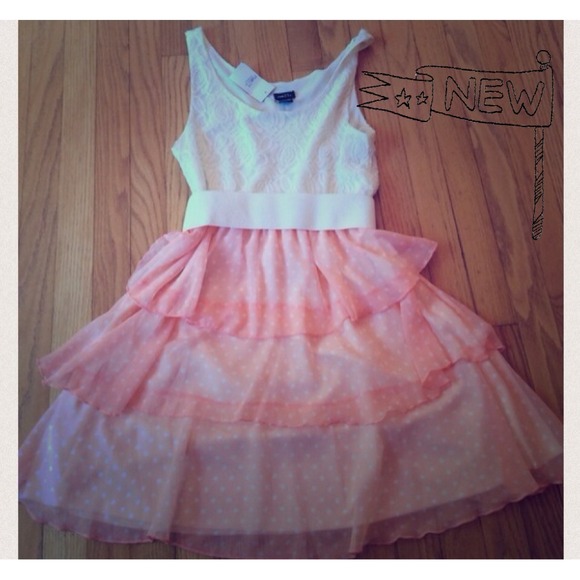 Bundle! Polka dot dress and unicorn top!