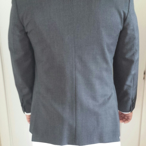 B - Never worn - Banana Republic Gray suit - Picture 2 of 4