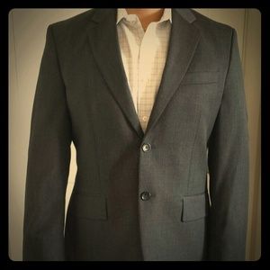 B - Never worn - Banana Republic Gray suit