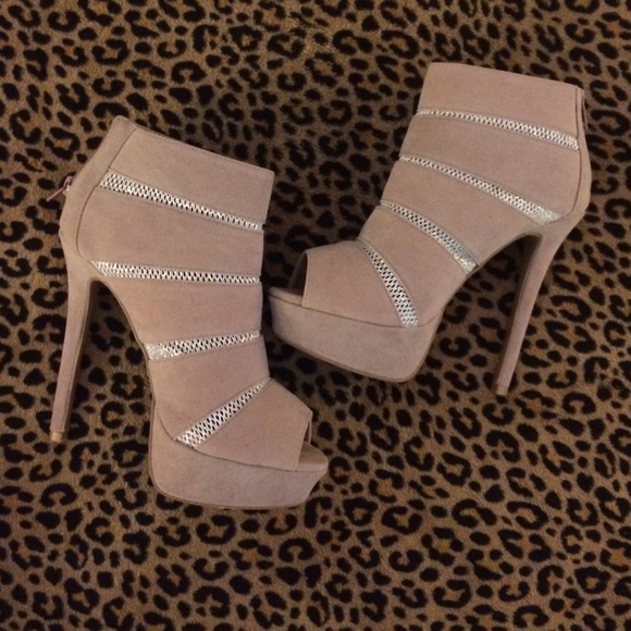 Brand new Charlotte Russe soft pink heels