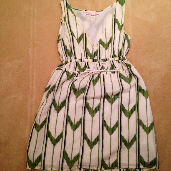 Green and white Chevron Dress - Picture 2 of 4