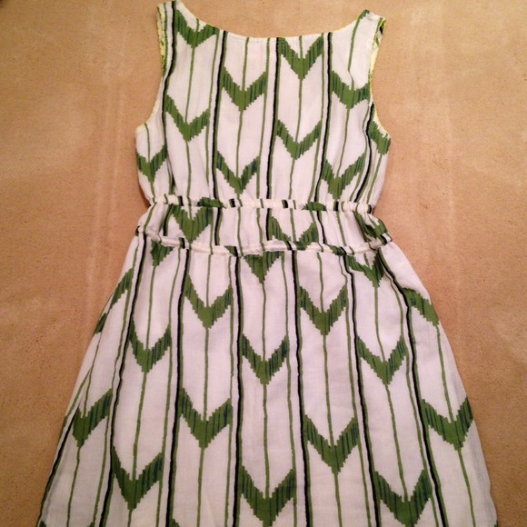 Green and white Chevron Dress - Picture 3 of 4