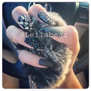 Stiletto reusable snap on nails