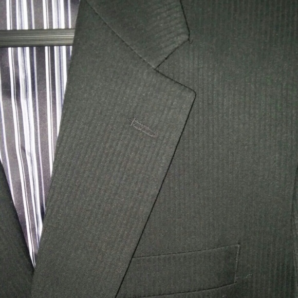 Black suit - Picture 2 of 4