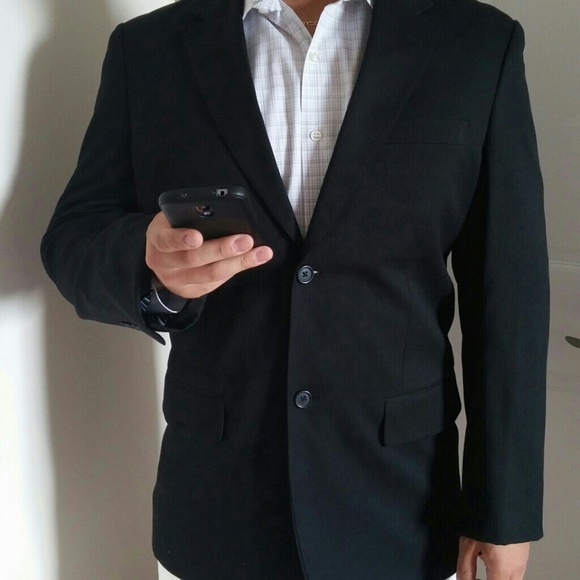 Black suit - Picture 4 of 4