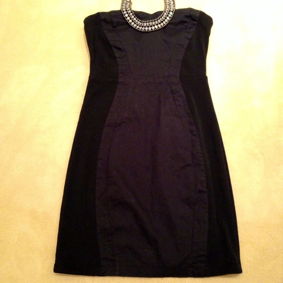 Black Strapless Dress - Picture 2 of 4