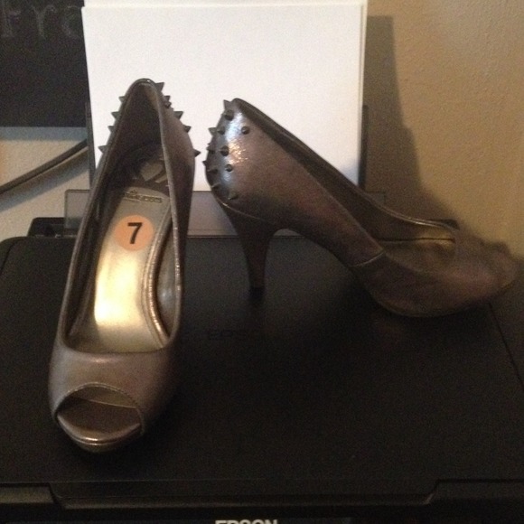 🎈🎈REDUCED 🎈🎈Open-toe kitten heels