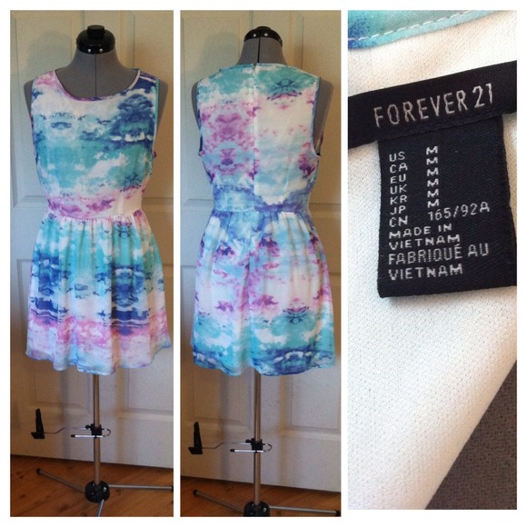 Size Medium fit and flare forever 21 dress NWOT