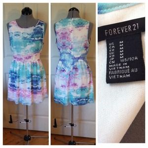 Size Medium fit and flare forever 21 dress NWOT