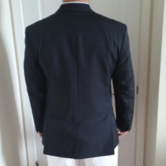 A - Banana Republic suit - Picture 4 of 4