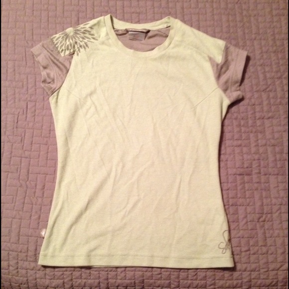 💰Salomon Shirt NWOT💰