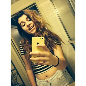 Hey guys, I'm Alyssa 😚🎀