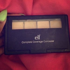 Elf concealer palette in medium