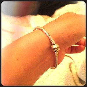 Authentic pandora signature clasp bracelet
