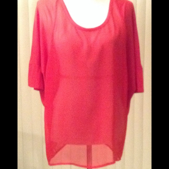 Red top - Picture 2 of 4