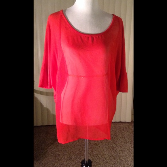 Red top - Picture 3 of 4