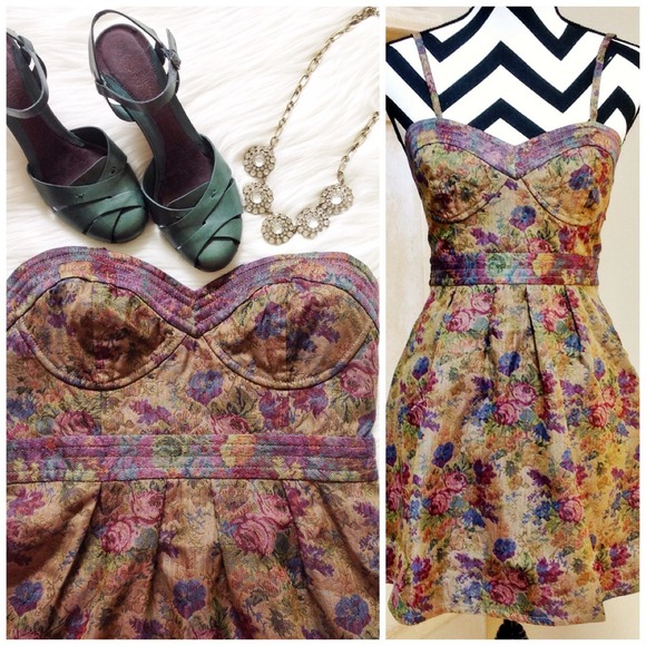 Free People Dresses & Skirts - 💃HOST PICK x 3! Free People tapestry dress