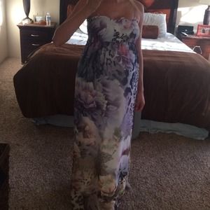 Beautiful flowy strapless long dress