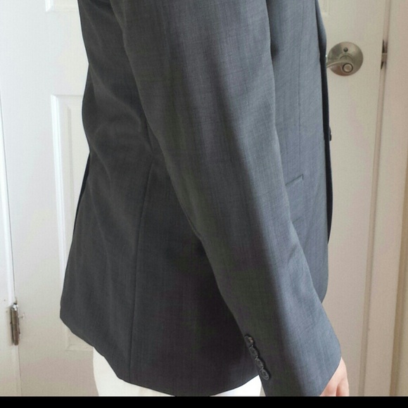 C - Hugo Boss gray suit - Picture 3 of 4
