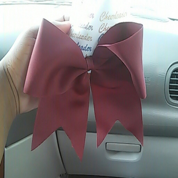 Cheer bow
