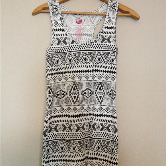 Cute Tribal like print Tank Top!