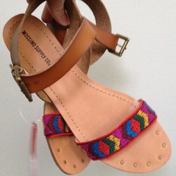NWT Multi colored sandals