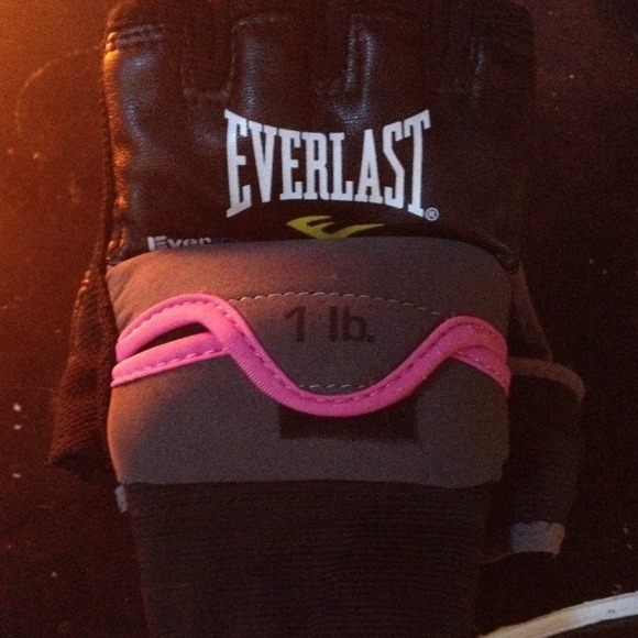 Everlast boxing / training gloves