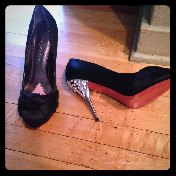 Paris Hilton 7.5, sparkling heels! Worn once.