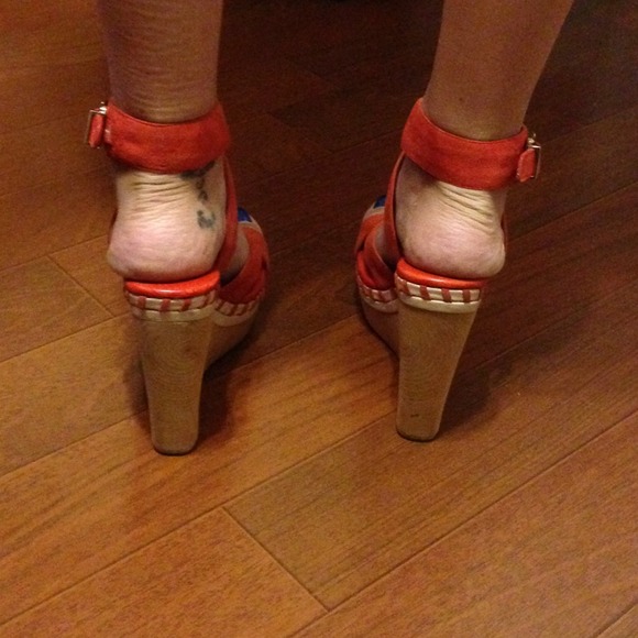 Vince Camuto Signature wedge sandal - red spice - Picture 3 of 4