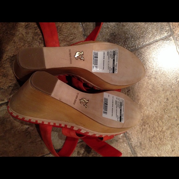 Vince Camuto Signature wedge sandal - red spice - Picture 4 of 4