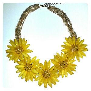 Yellow daisy statement necklace