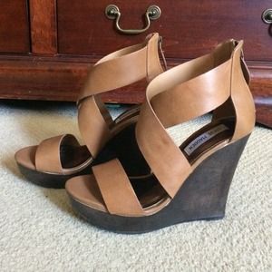 Steve madden riddgge sandal