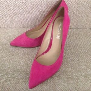 REDUCED💯Aldo hot pink suede pumps