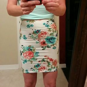SOLD*****Floral fitted skirt