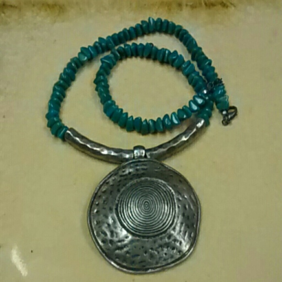 Accessories - Nice necklace,stones not real