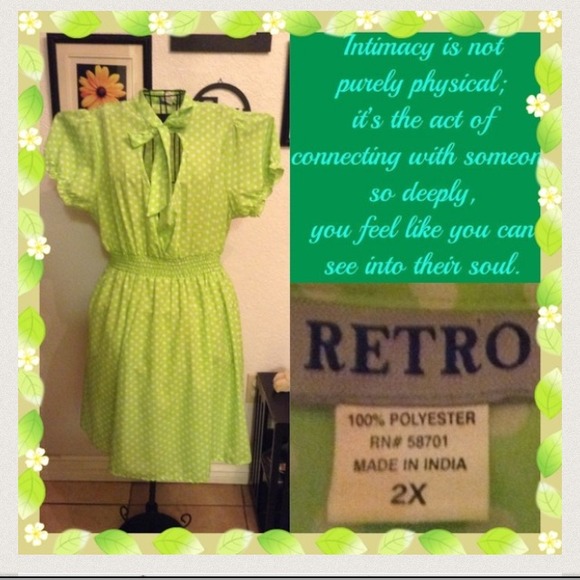 Lovely dress with white poka dots➕size 2x - Picture 2 of 2