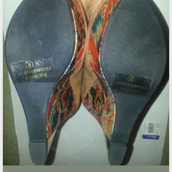 ✔✔✔SOLD                         Wedge Tie Bootie - Picture 3 of 3