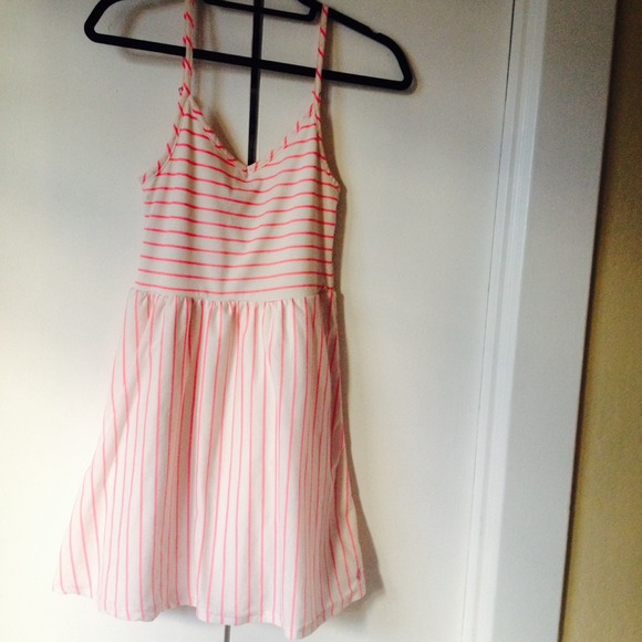 Medium Volcom pink and white striped summer dress - Picture 2 of 3
