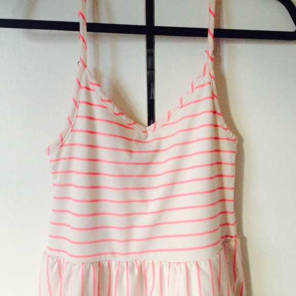 Medium Volcom pink and white striped summer dress - Picture 3 of 3